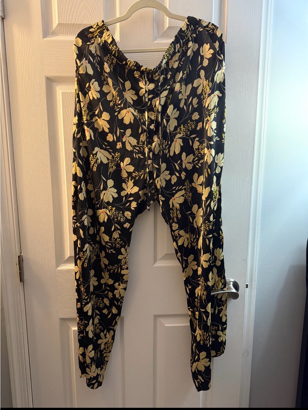 Cabi Floral Drawstring boho Harem Pants - Black & Cream